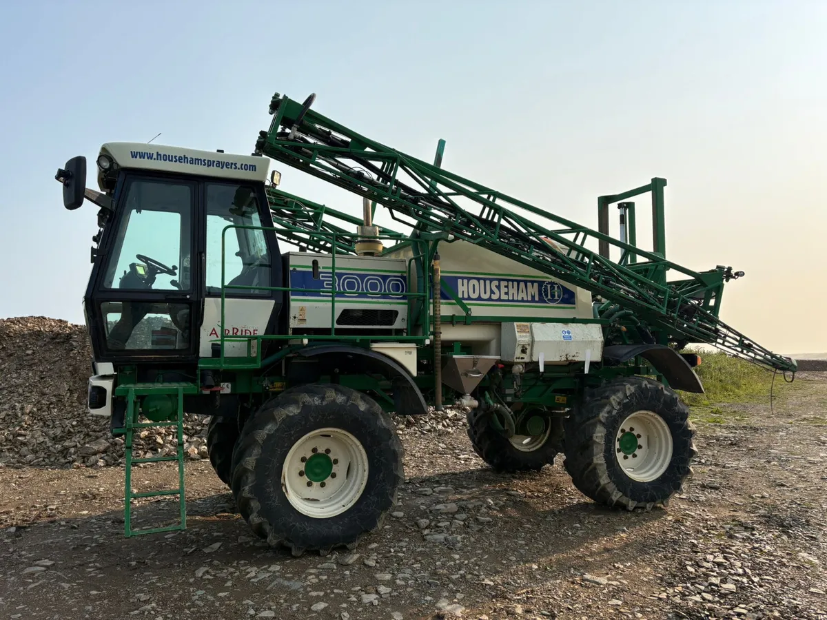 2003 Houseman 3000 Sprayer - Image 1