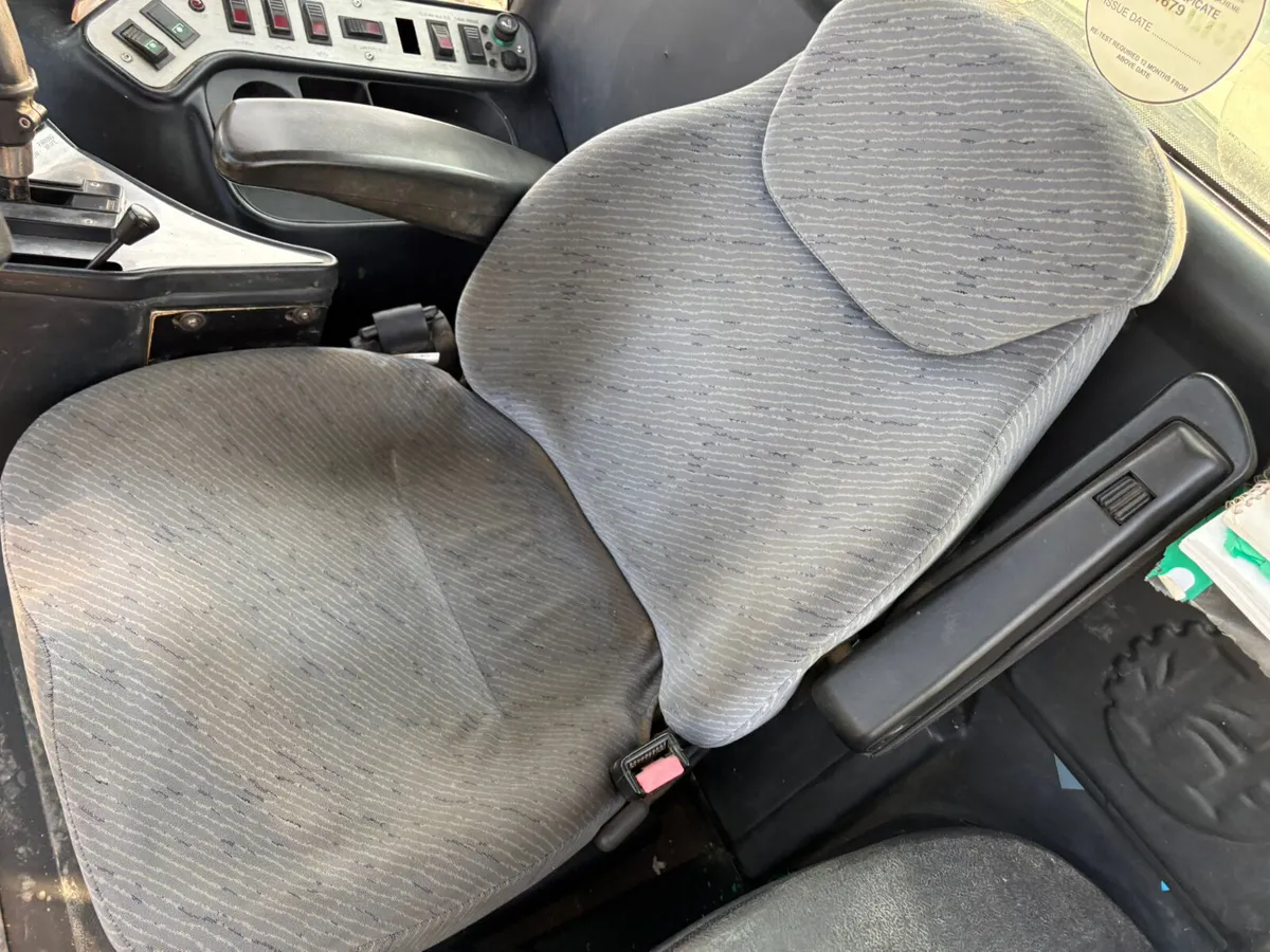 2003 Houseman 3000 Sprayer - Image 4