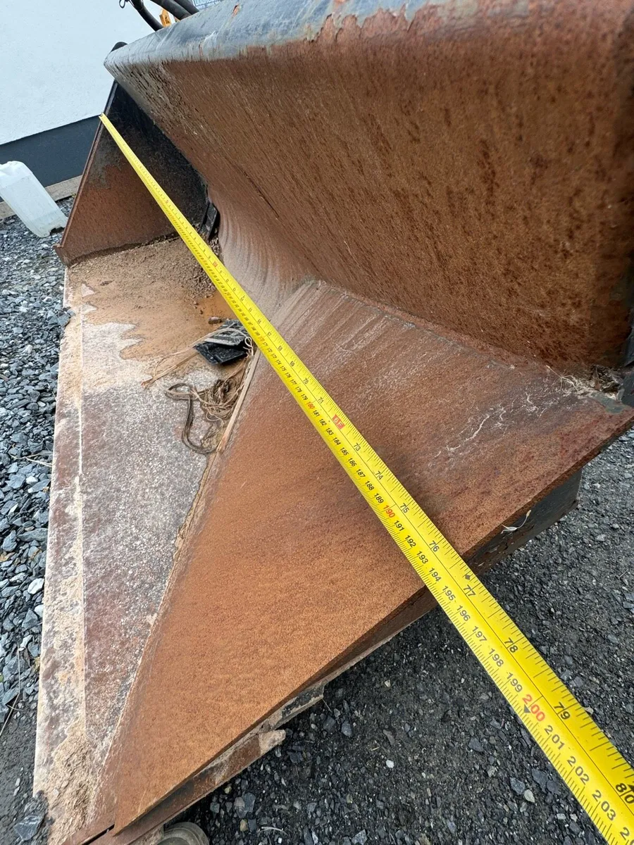 Tilt & grab buckets - Image 2