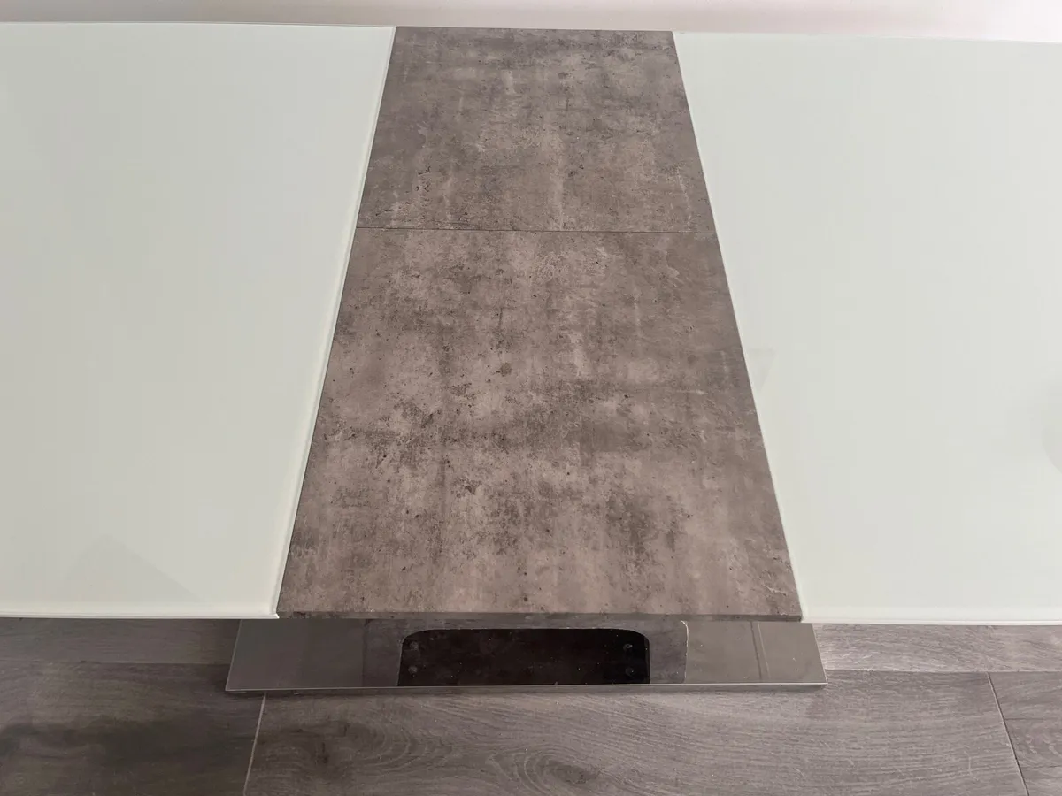 Extendable dining table - Image 3