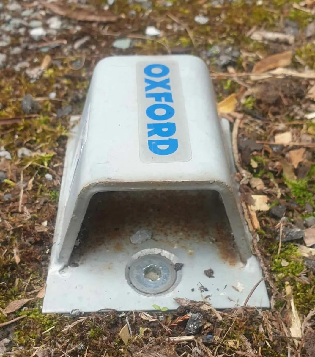 Oxford Ground Chain Anchor Lock - Image 2