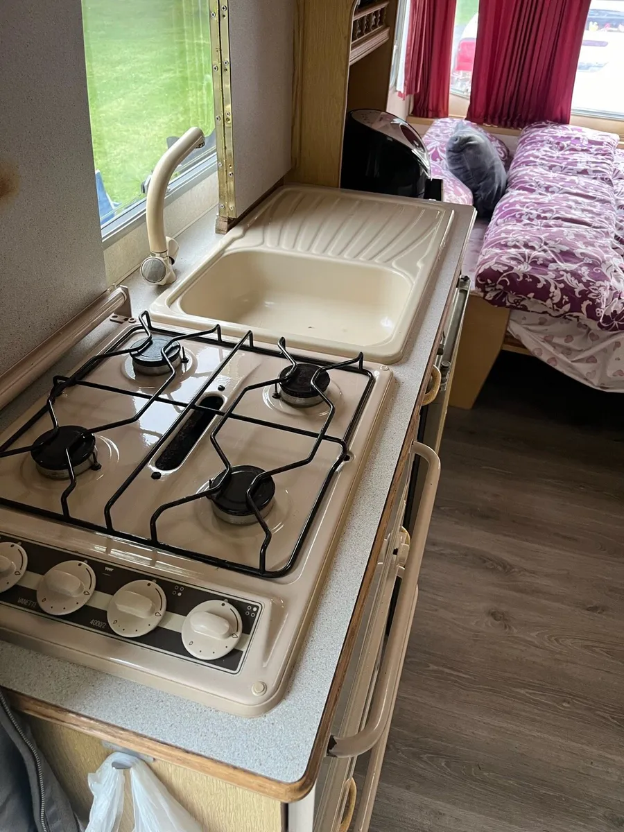 Caravan - Image 4
