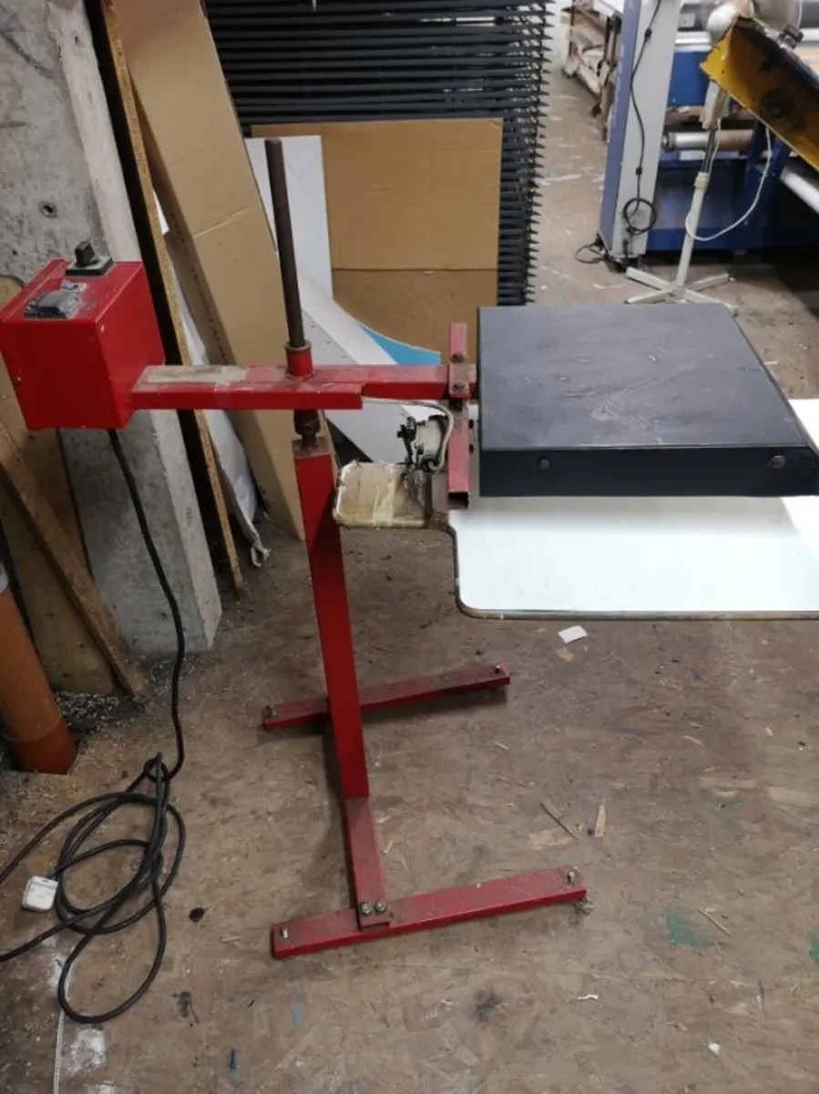 T-shirt printing machine 6 station carousel , - Image 4