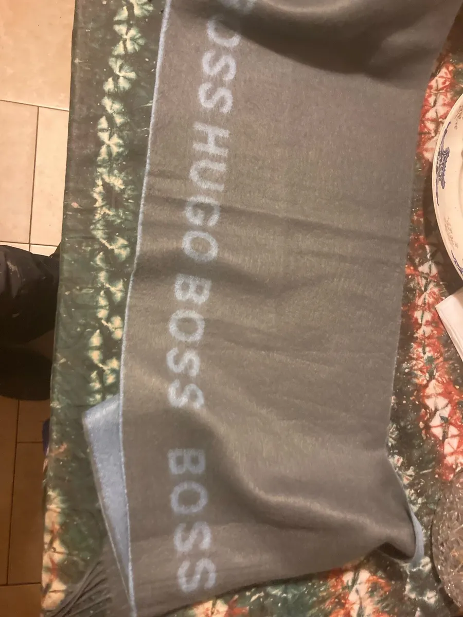 Hugo boss scarf - Image 1