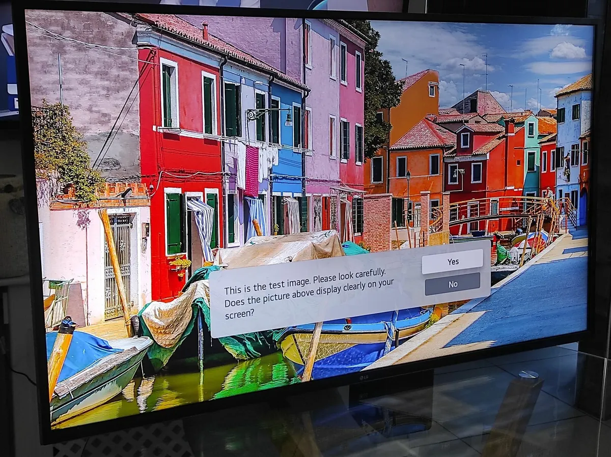 LG TV 55 INCH  (NoT a  SMART )55ut604utz - Image 1