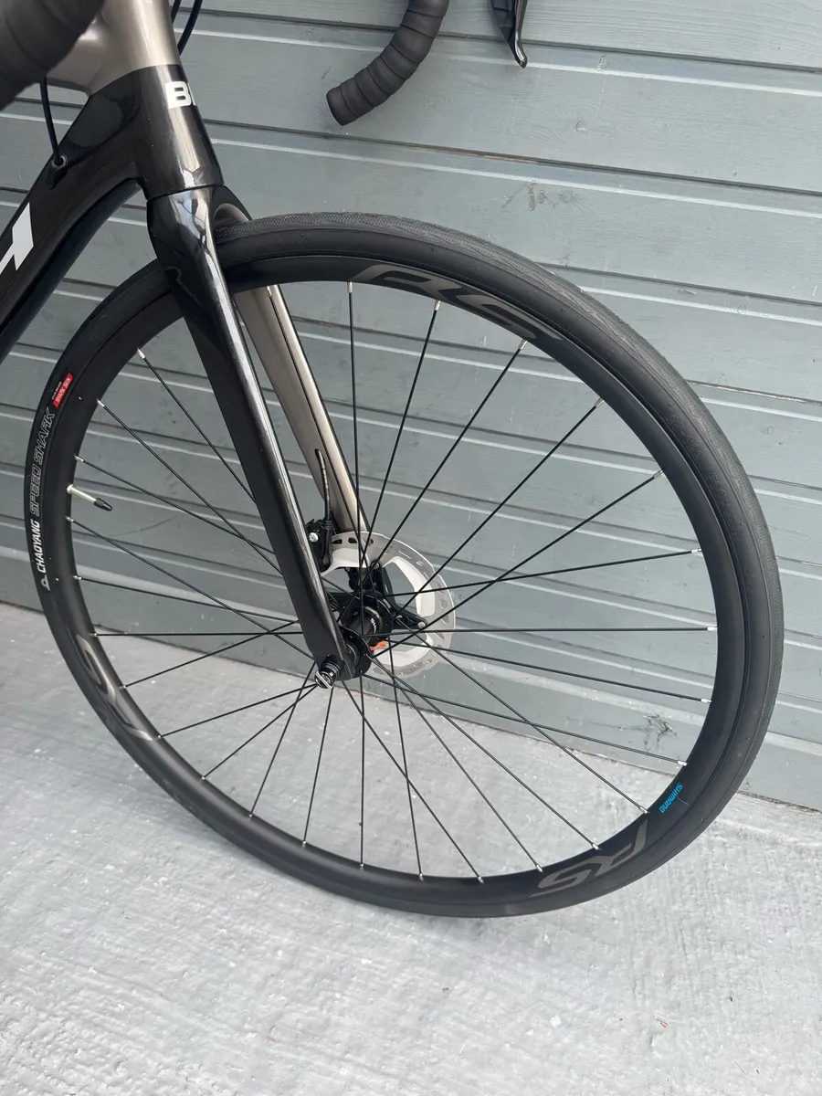 Free Delivery - BH Quartz Shimano 105 Disc - Image 2