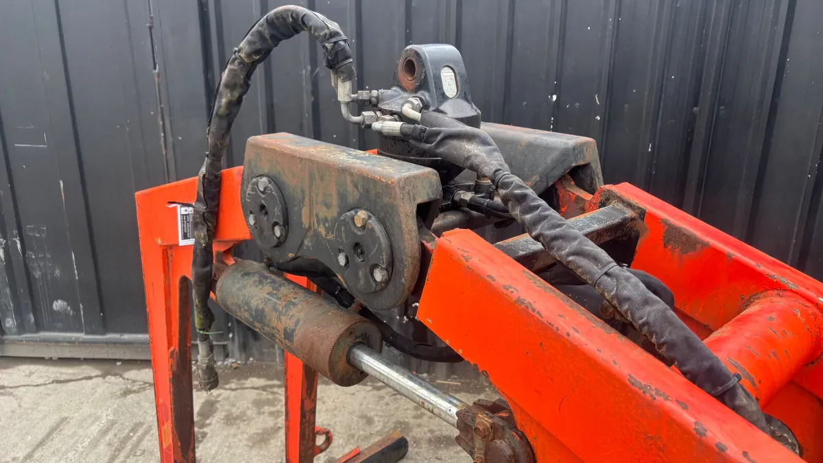 Rotating Hydraulic Block Grab - Image 4