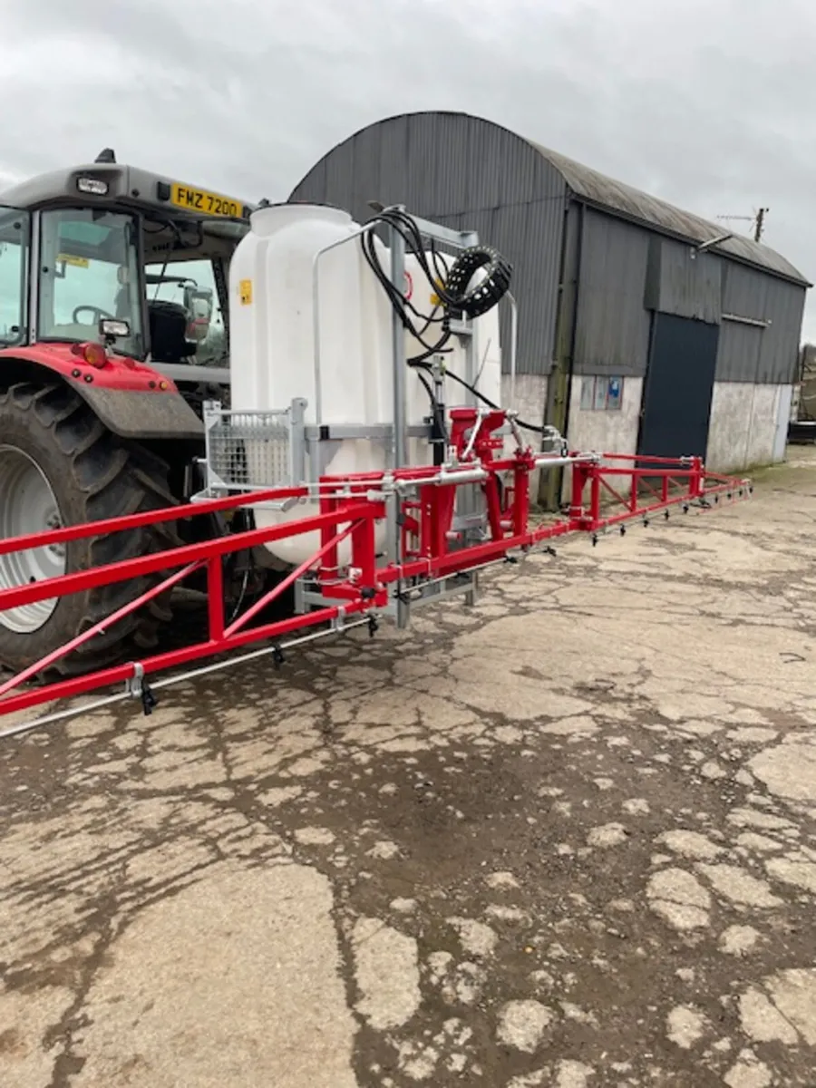 1000L / 12M Hydraulic Boom Sprayer - Image 2