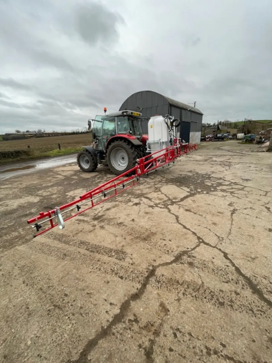 1000L / 12M Hydraulic Boom Sprayer - Image 3