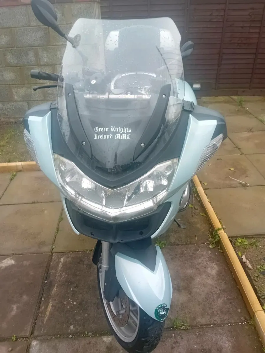 BMW R1200RT - Image 1