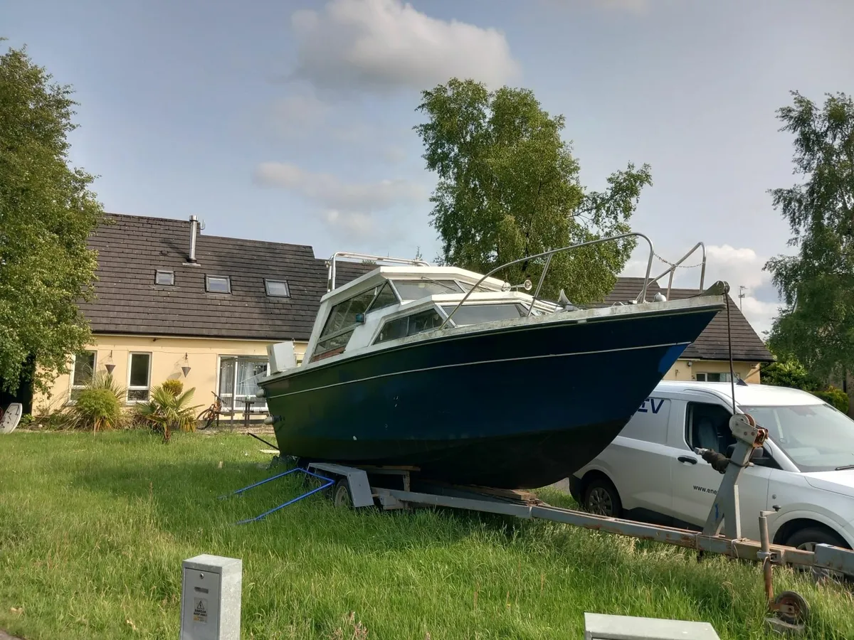 27ft Cabin cruiser Bargain!!! - Image 1