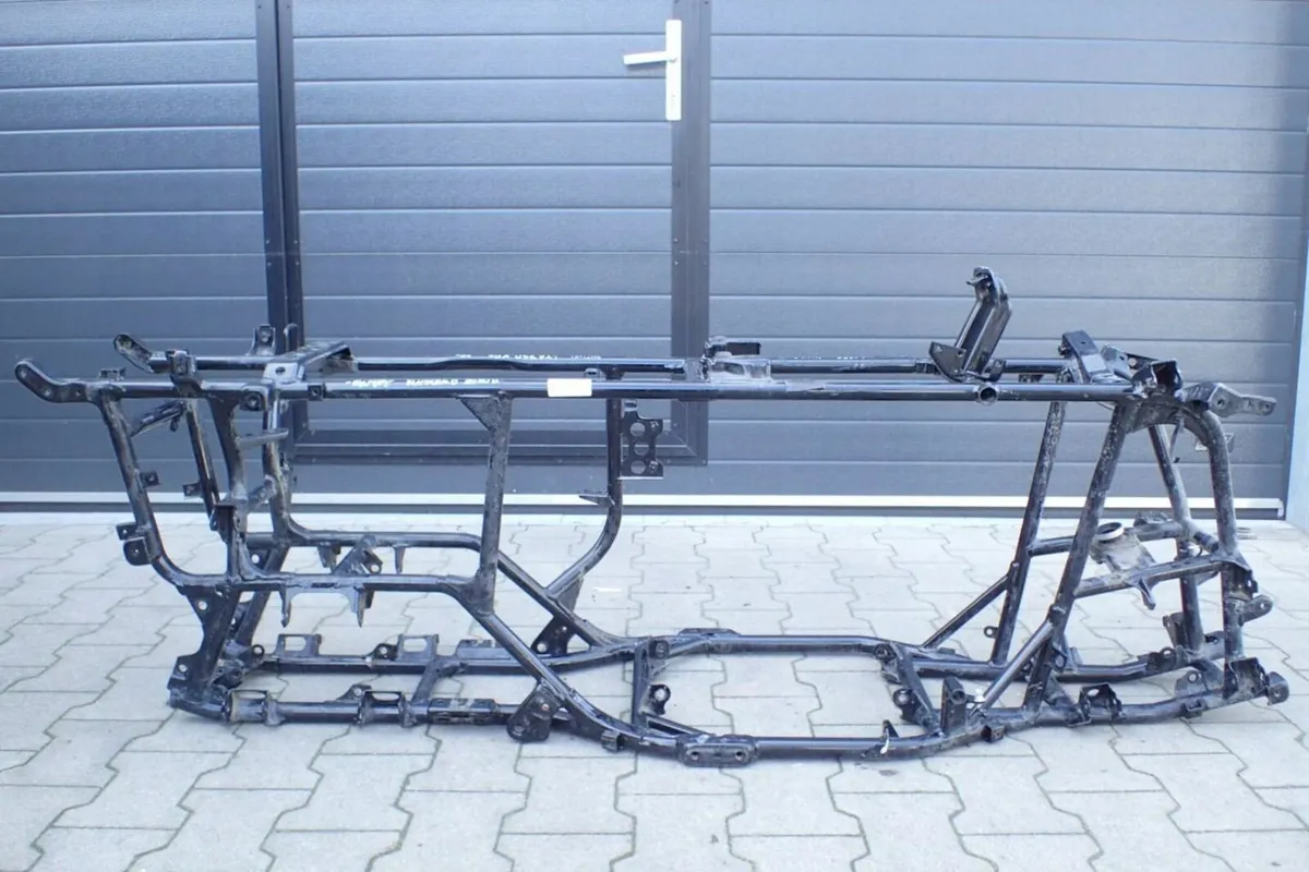 LOOKING KING QUAD FRAME  OR COMPLETE NON RUNNER !!