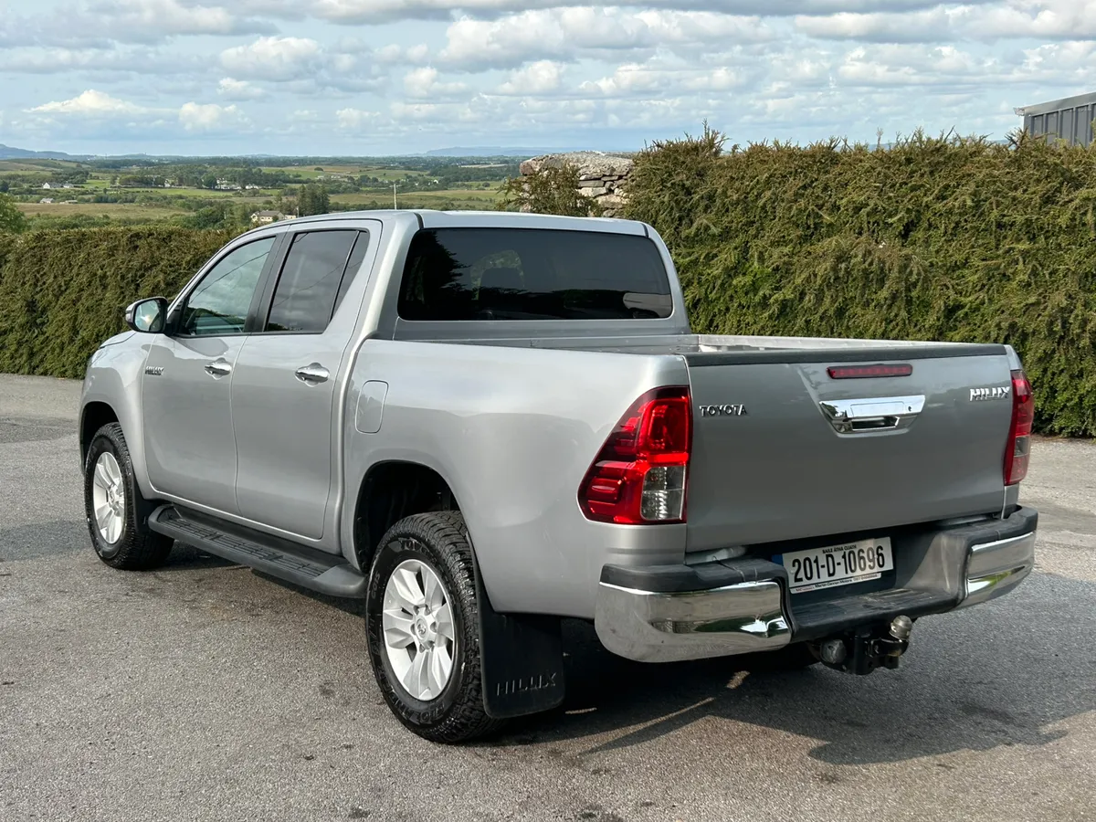 2020 Toyota Hi Lux SR5 2.4 D4D - Image 3