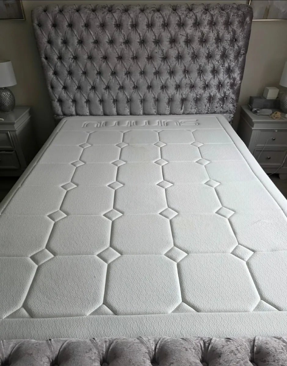 Luxurious King Size Sleigh Bed – Crushed Velvet - Image 4