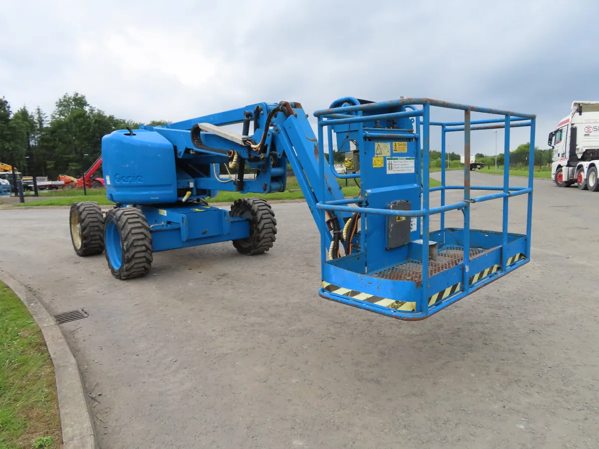 Genie Z 45/25 Boom Lift Articulated - Image 2