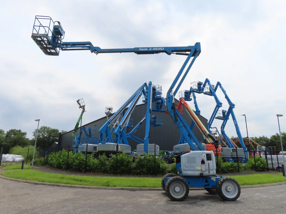 Genie Z 45/25 Boom Lift Articulated - Image 2