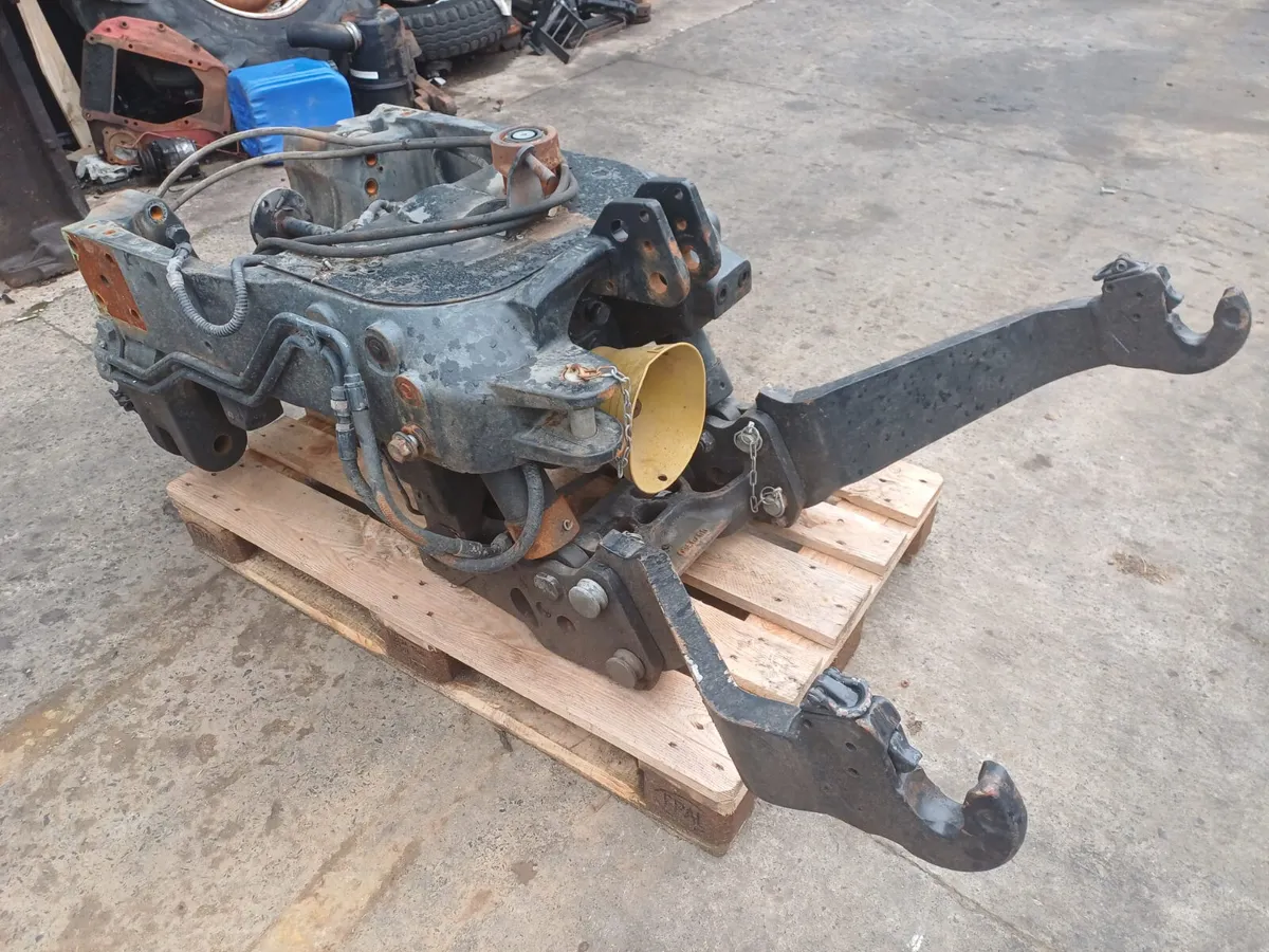 CNH Front linkage + PTO - Image 1