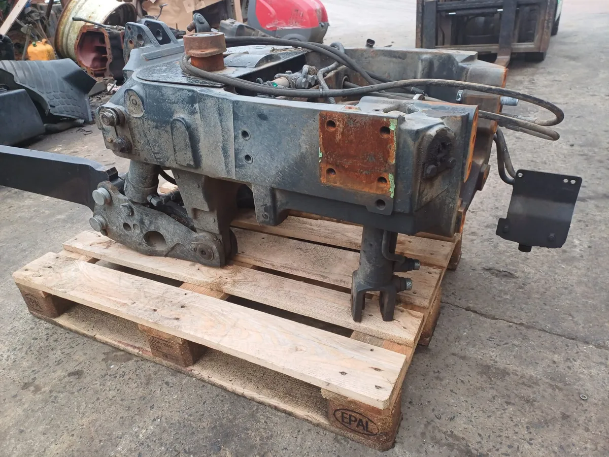 CNH Front linkage + PTO - Image 2