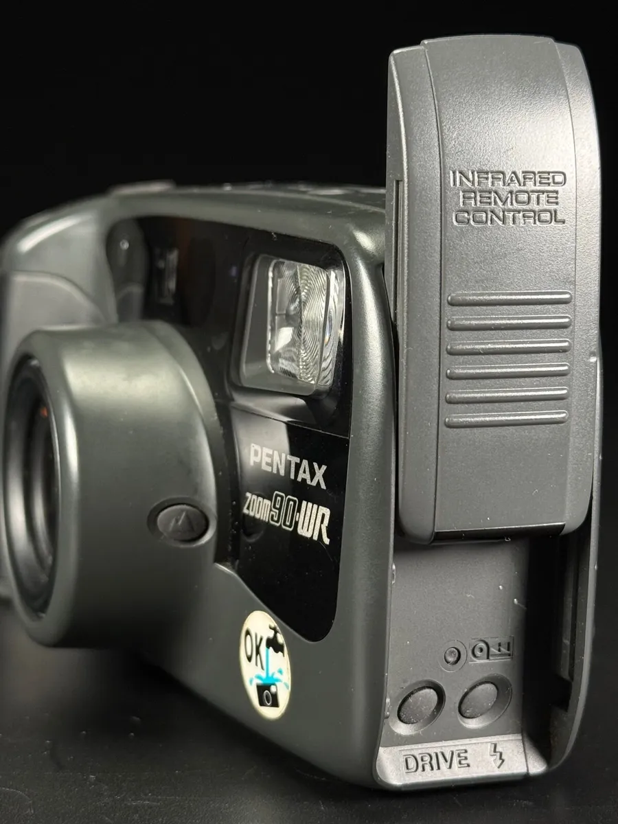 Pentax Zoom 90-WR Point and Shoot 35mm Film Camera - Image 4