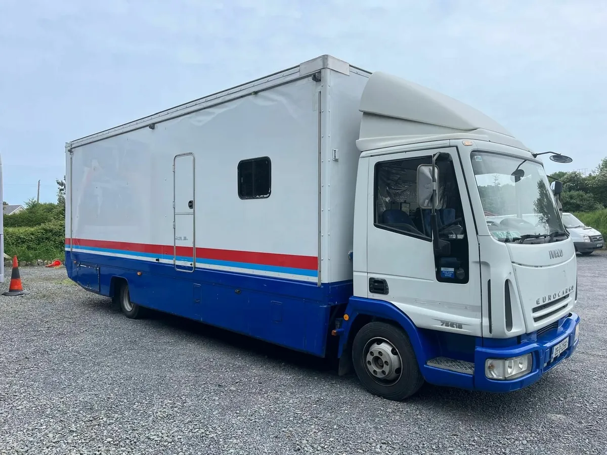 Race Truck / Service truck /Transporter - Image 2