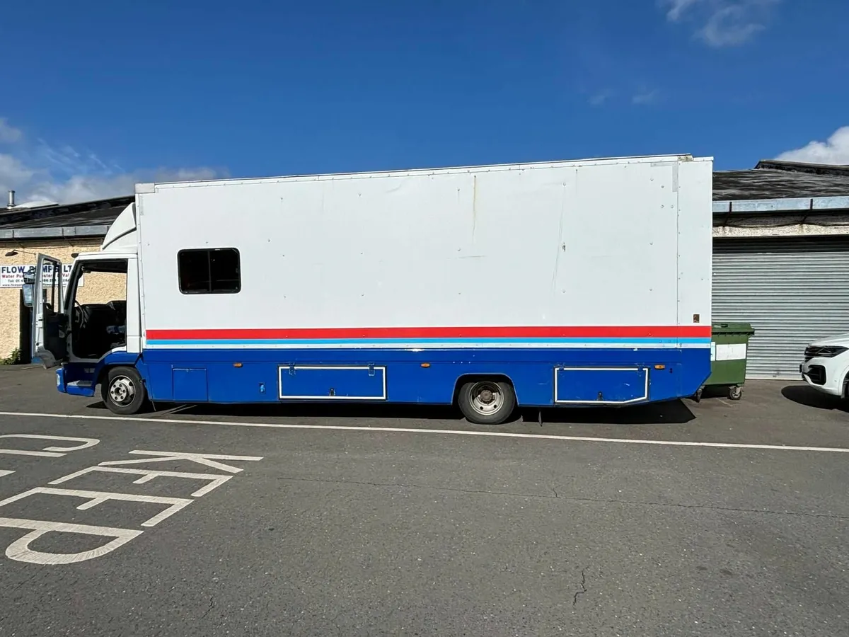 Race Truck / Service truck /Transporter - Image 3
