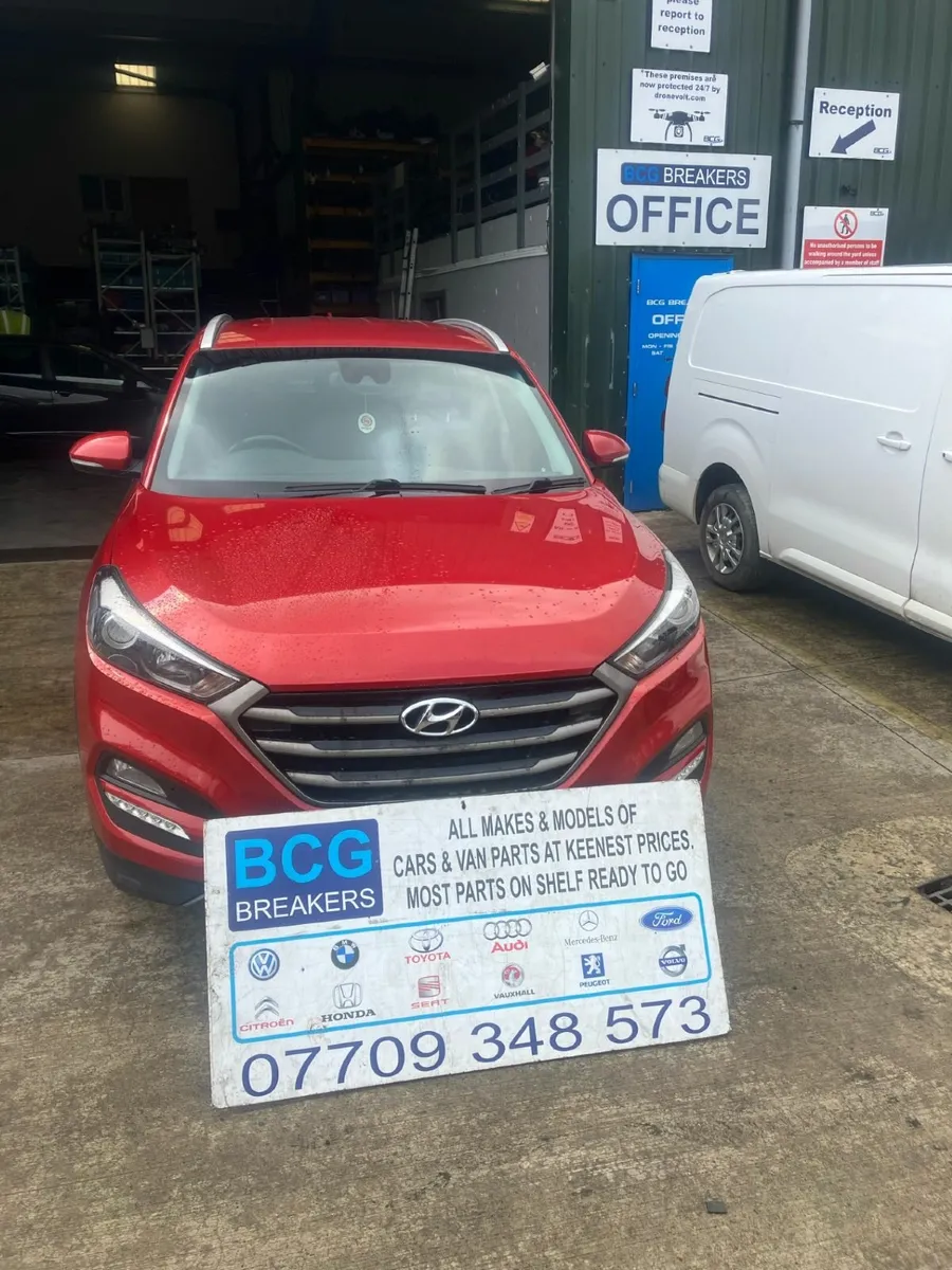 2017 hyudai tucson parts breaking