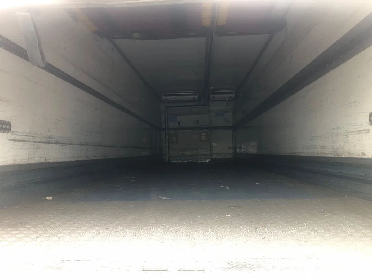 2018 Volvo FM330 6x2 26 ton gvw fridge - Image 4