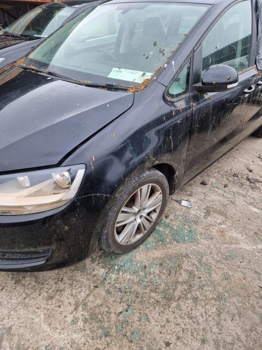 141 Vw Sharan 2.0 tdi Automatic for breaking - Image 3