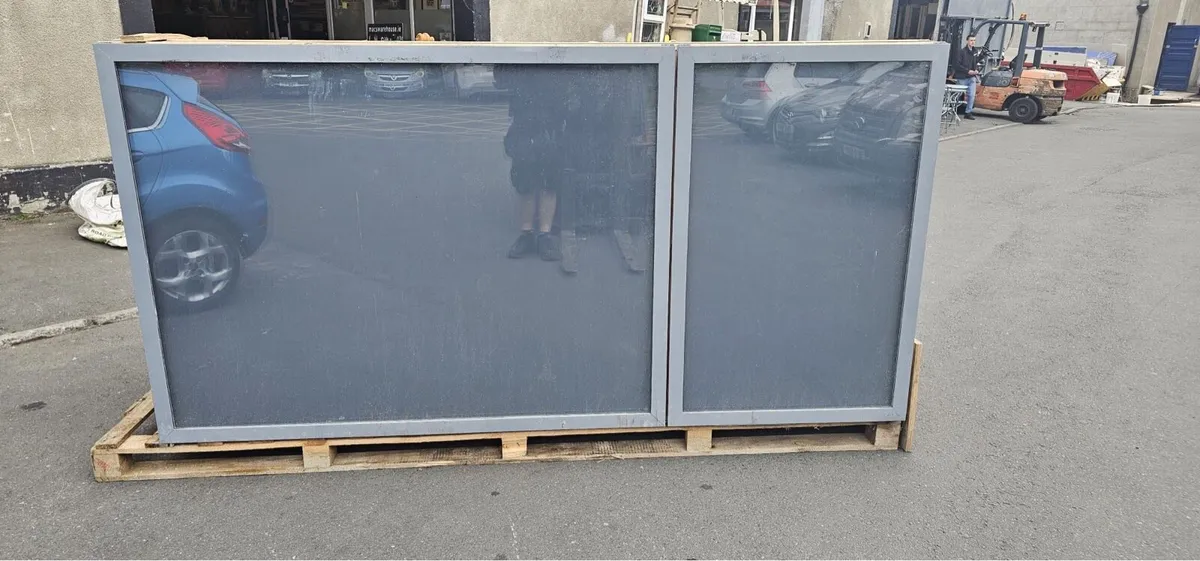 Large windows - Image 1