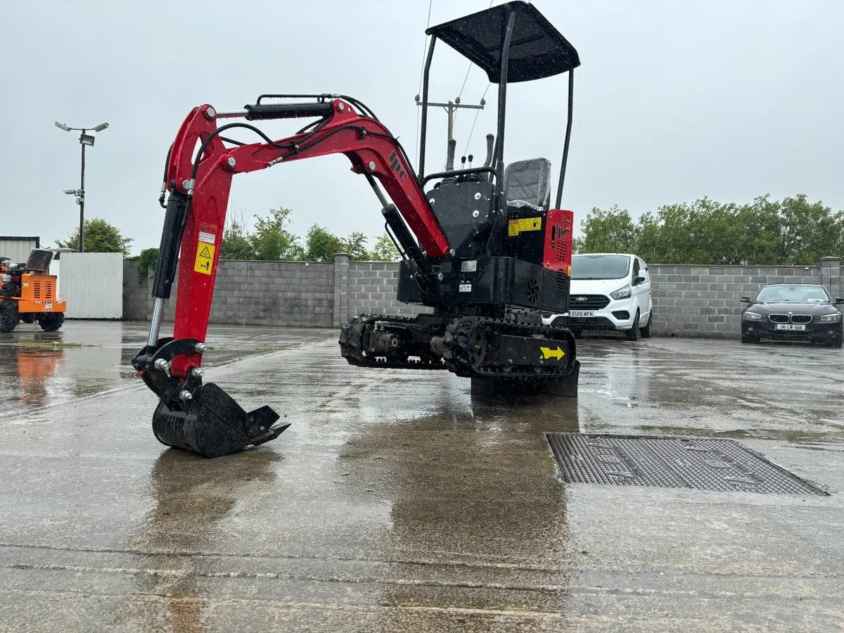 JPC... HT 12 MINI DIGGER... - Image 1