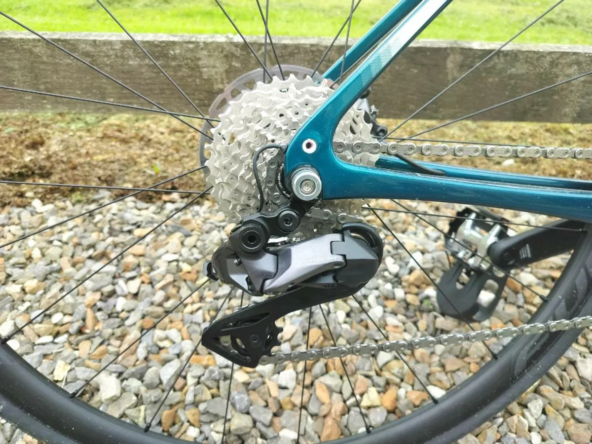 HALF PRICE Fantastic Carbon road bike full spec - Image 3