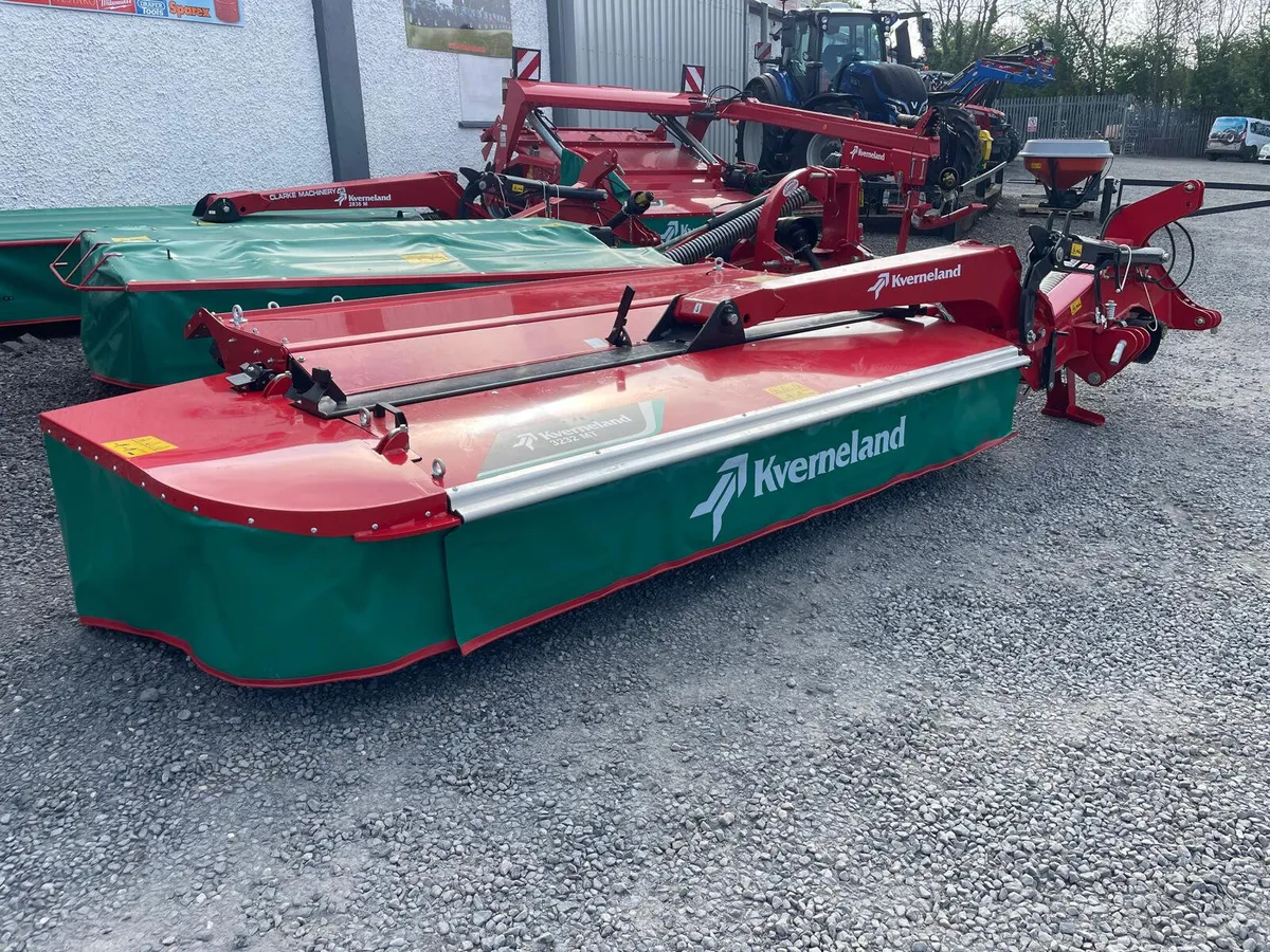 Kverneland 3232 Rear Mounted Mower - Image 1