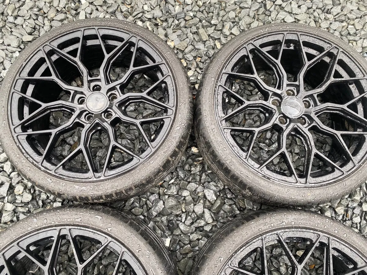 19inch Alloys 5x108 Like New Condition - Image 2
