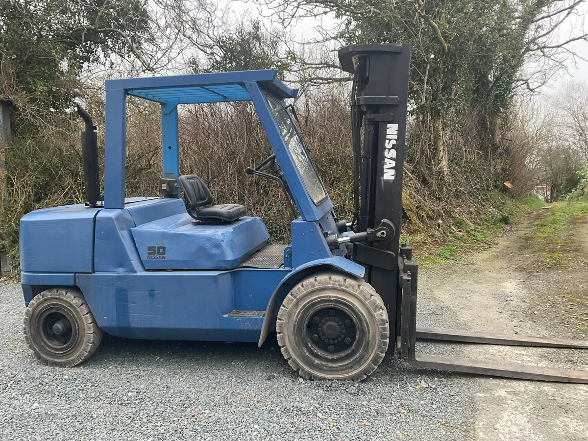 FORKLIFT - Image 1