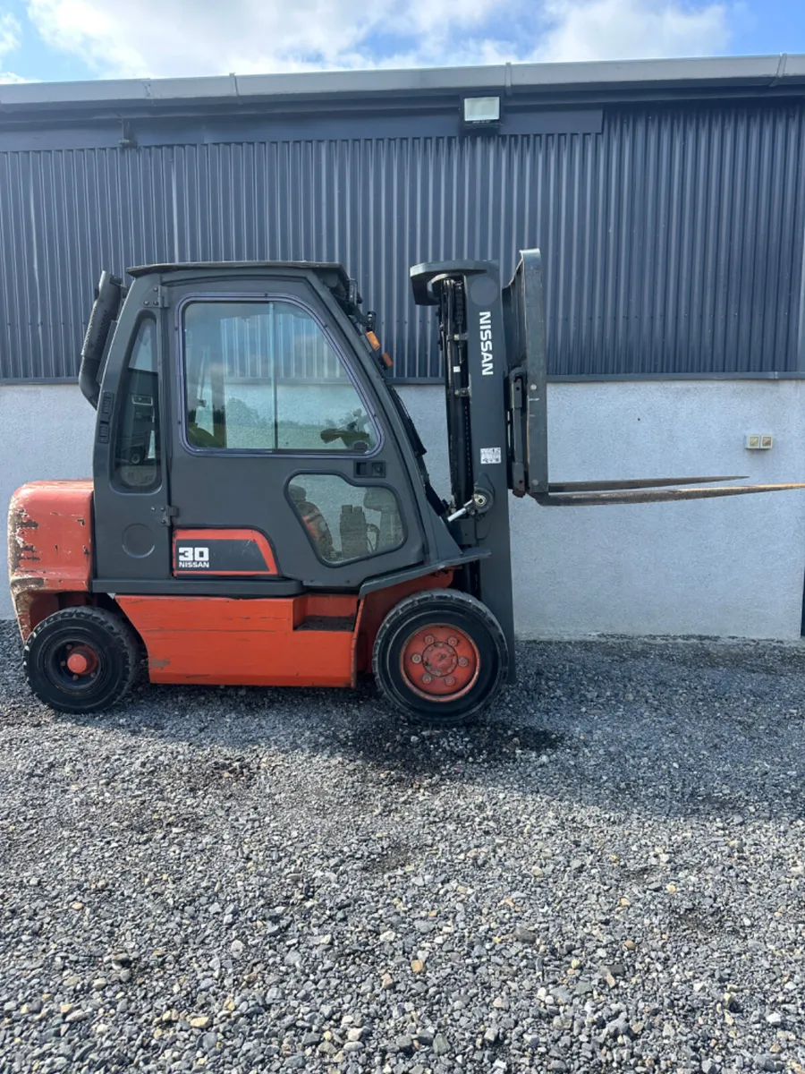 Nissan 3 Ton Forklift - Image 1