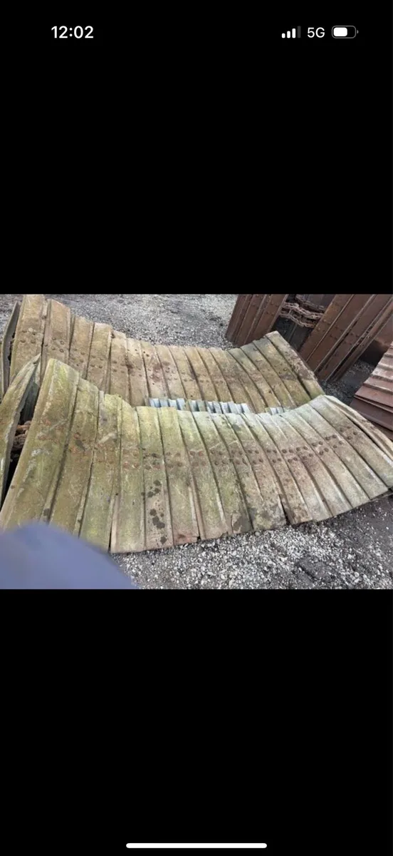 Set of 3 foot plastic tracks 37 links each side - Image 3