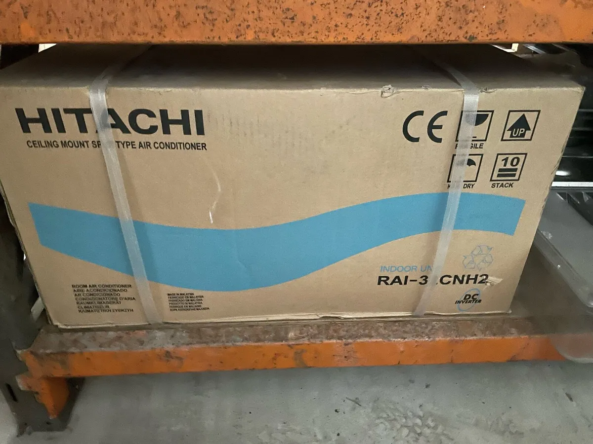 Hitachi split air conditioning unit - Image 1