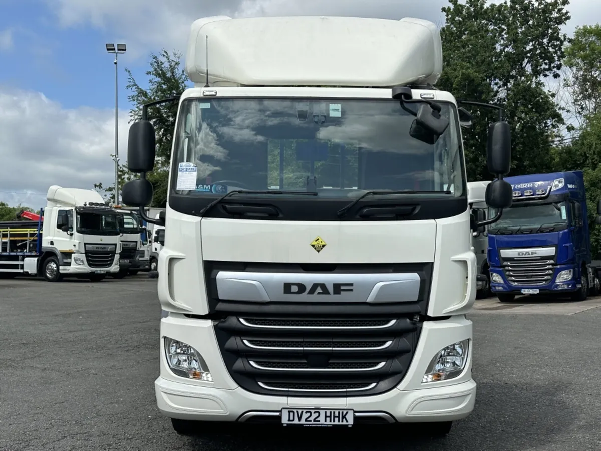 2022 (22) DAF CF410 18 TON BEAVERTAIL - Image 2