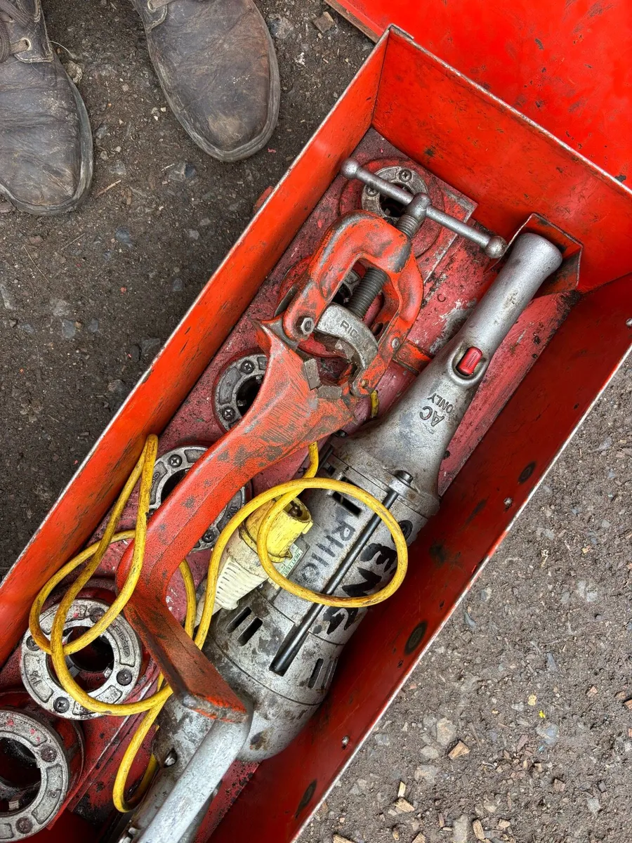 RIDGID 700 THREADER - Image 3