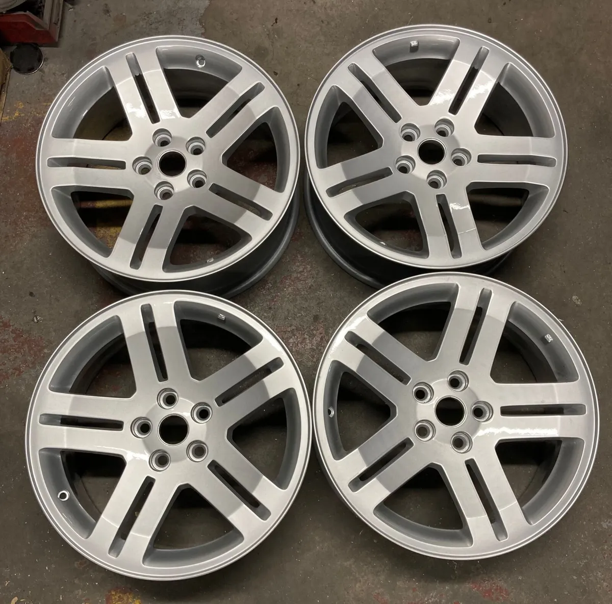 18inch  Chrysler 300C  alloy wheels Silver