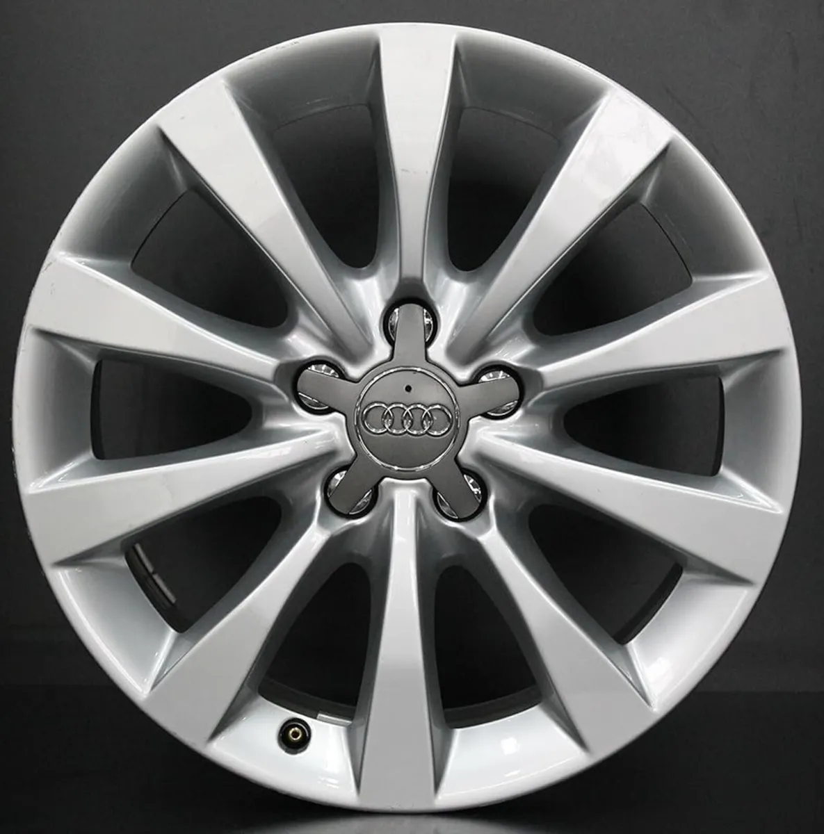 Audi A6 17" Alloy Wheel