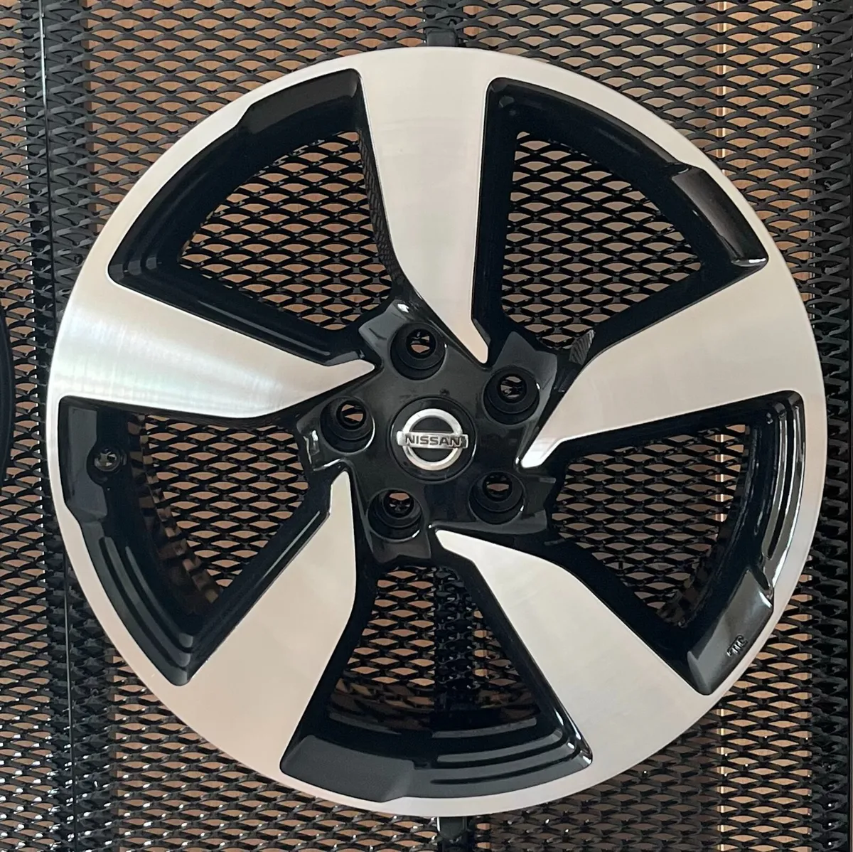 Nissan Qashqai Alloy wheels N64801 1  Black Polish - Image 4