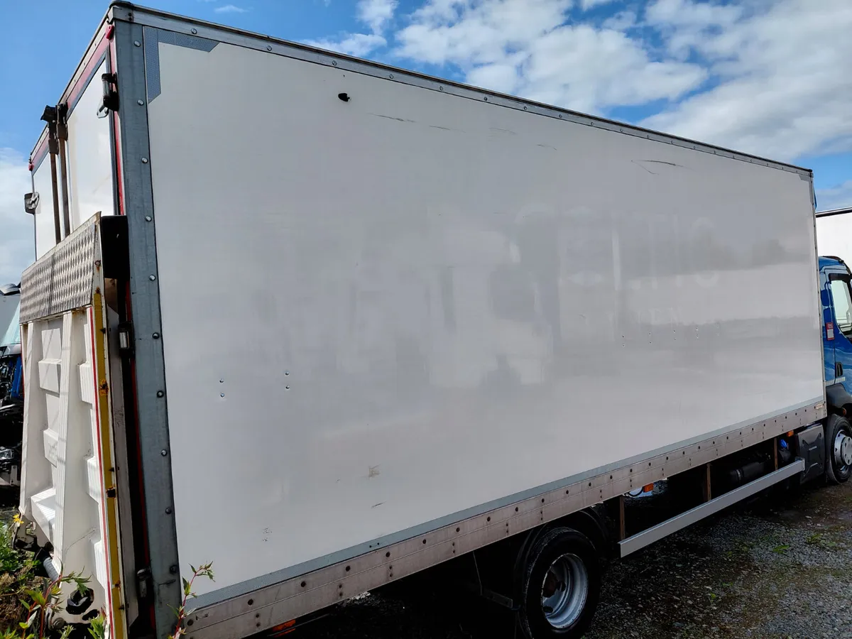 2019 Renault D12 (choice) - Image 3