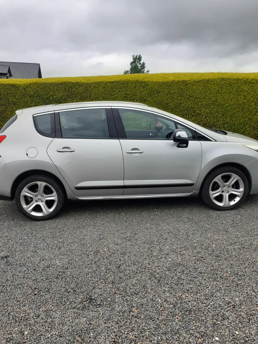 Peugeot 3008 2010 - Image 1