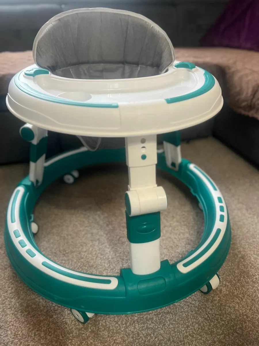 antirollover baby walker - Image 1