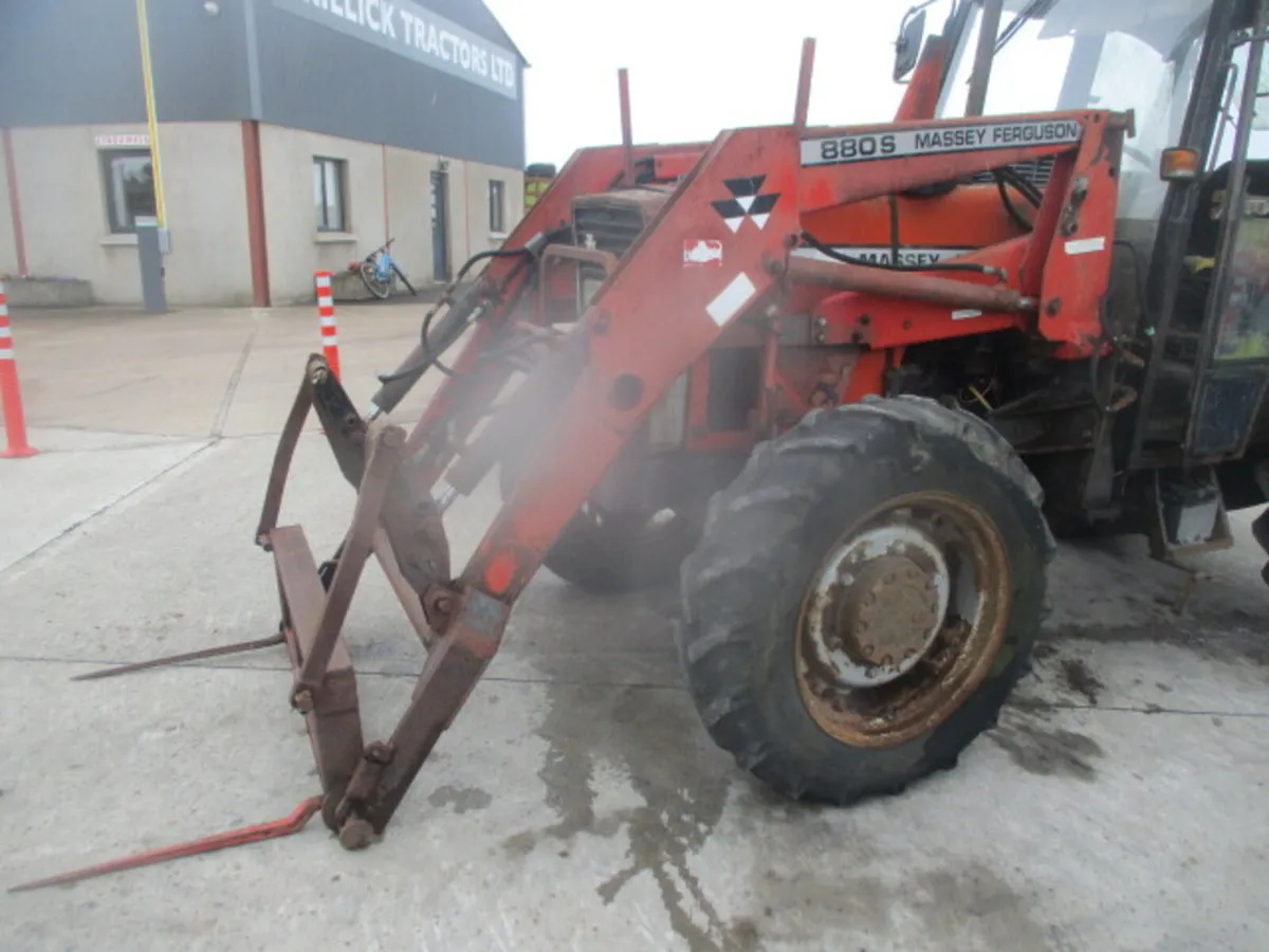 MF 880S Loader With Bale Spike - Image 4