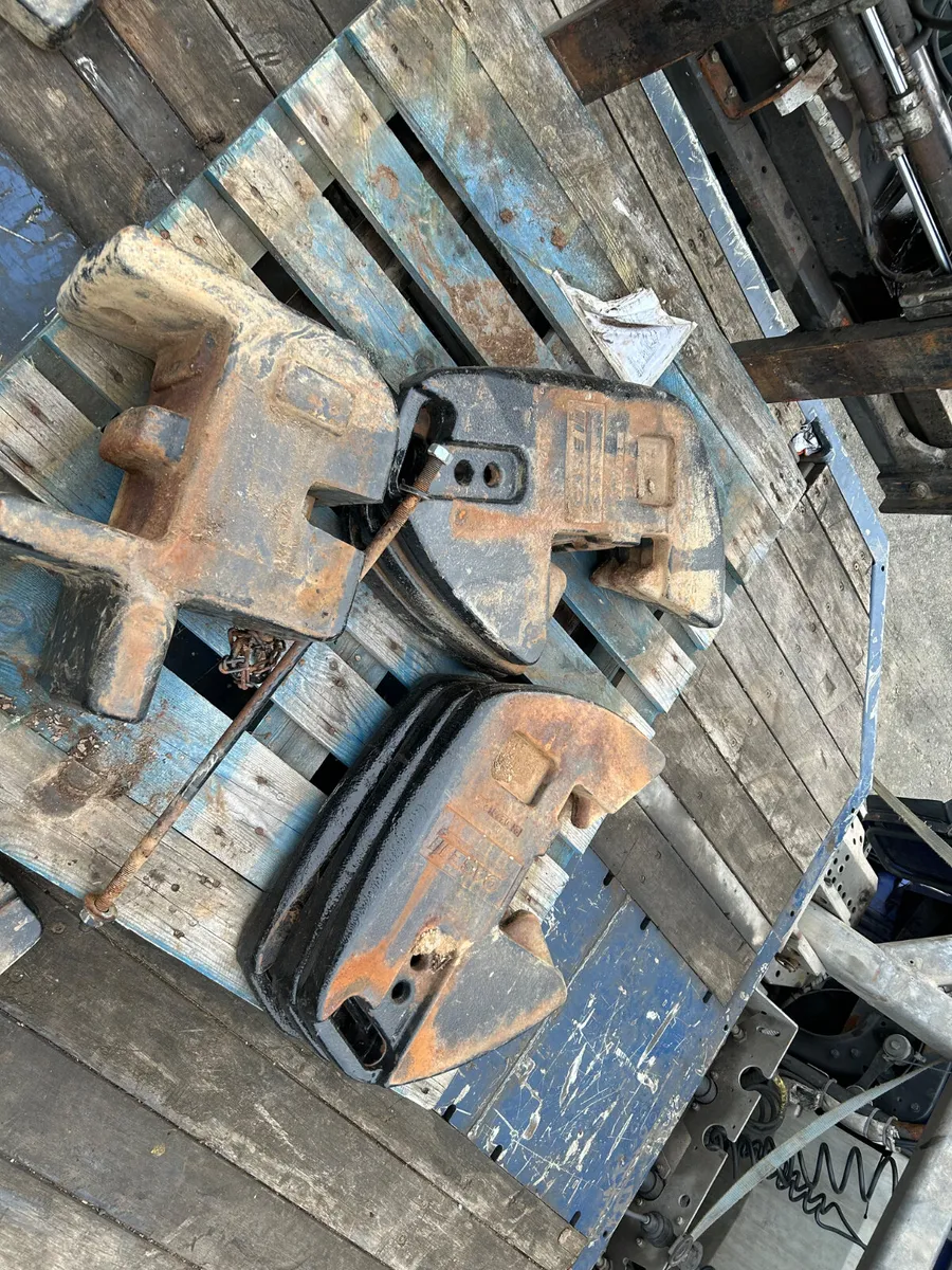 Case JXU,MX Front Weights - Image 1