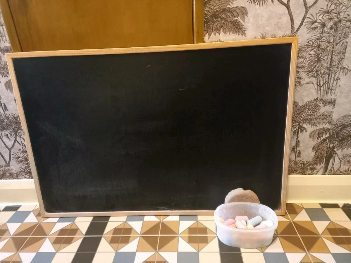 Big Blackboard & Free Lego + dvd's - Image 1