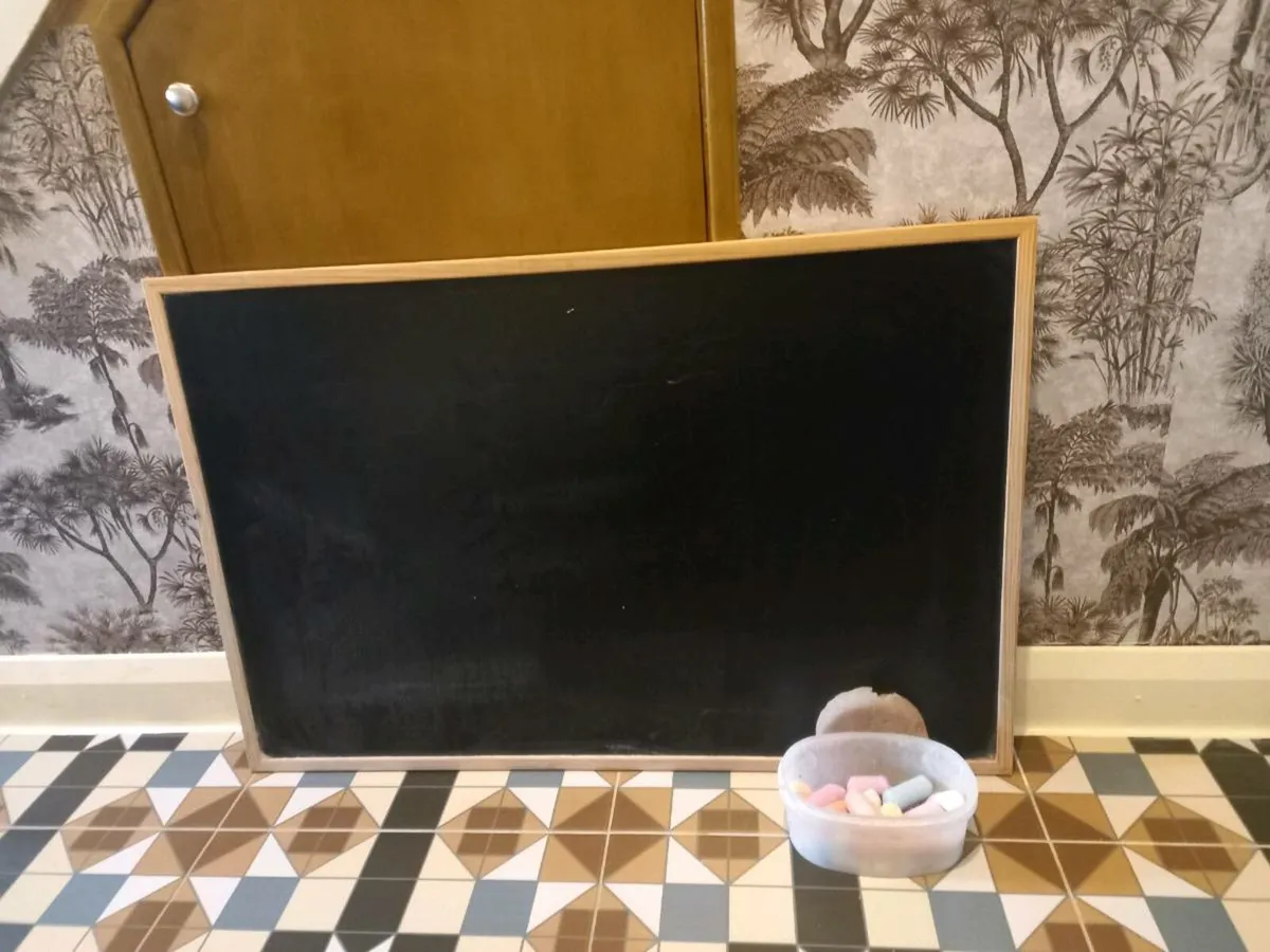Big Blackboard & Free Lego + dvd's - Image 2