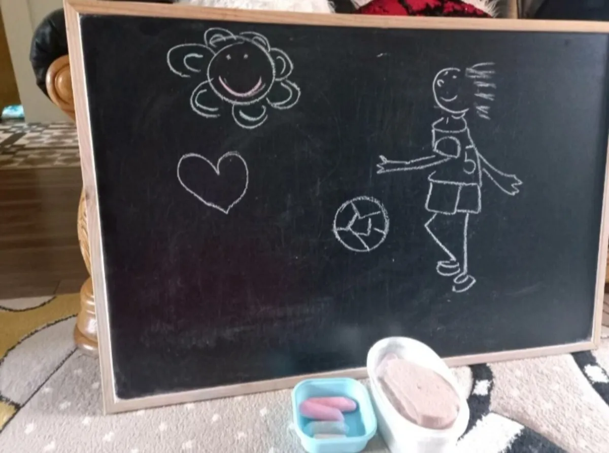 Big Blackboard & Free Lego + dvd's - Image 4